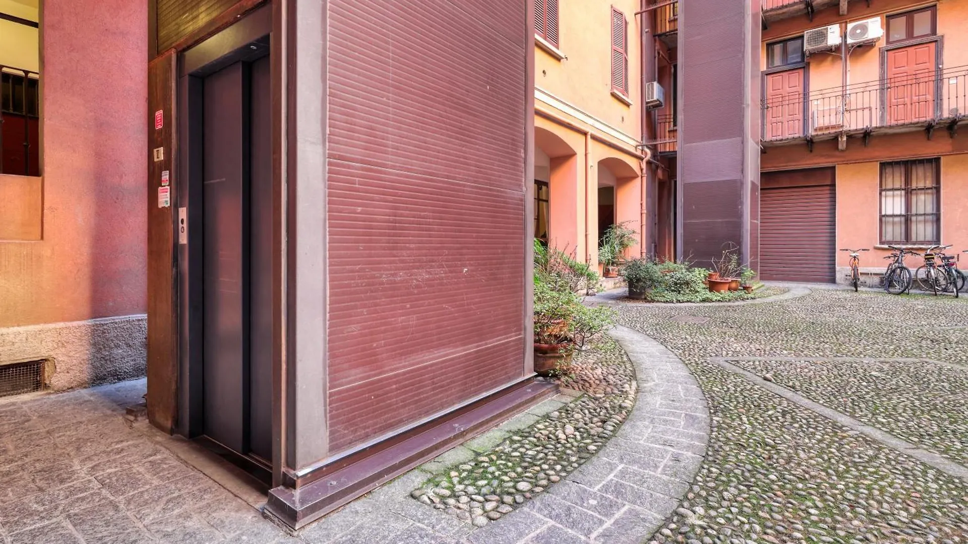 Just Urban Stays - Superb Apartment - Moscova Brera